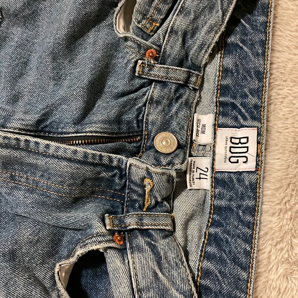 Urban Outfitters BDG mom high-rise jeans size 24